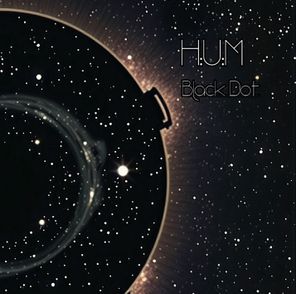 H:U:M – Black Dot