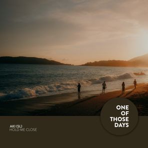 Aki (SL) – Hold Me Close