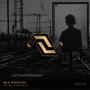 Mia Riddles – Weird Portrait