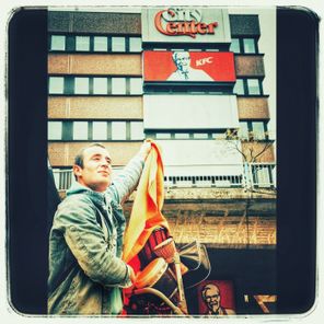 Dan Bay, Le Rubrique – Kechê Bmesh