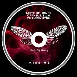 Vittoria Hyde, STEM – Kiss Me